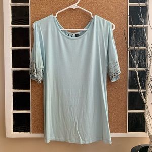 ⚜️BKE Open Shoulder Top With Detailed Back⚜️